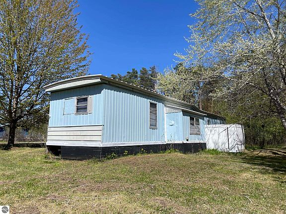3rd image of 5985 Roehrs Rd
