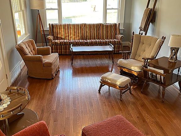 Spacious living room