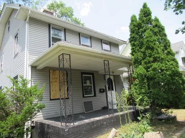 305 E Archwood Ave, Akron, OH 44301