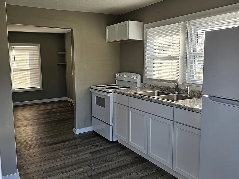 2316 E Cornell Ave — Photo 6