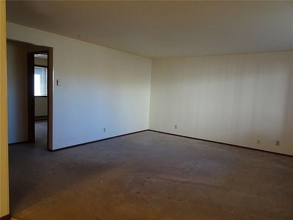 4th image of 1018 Howard Ave APT 4