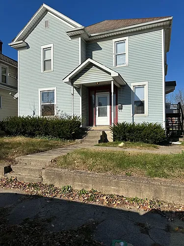 621 E Main St Photo 1