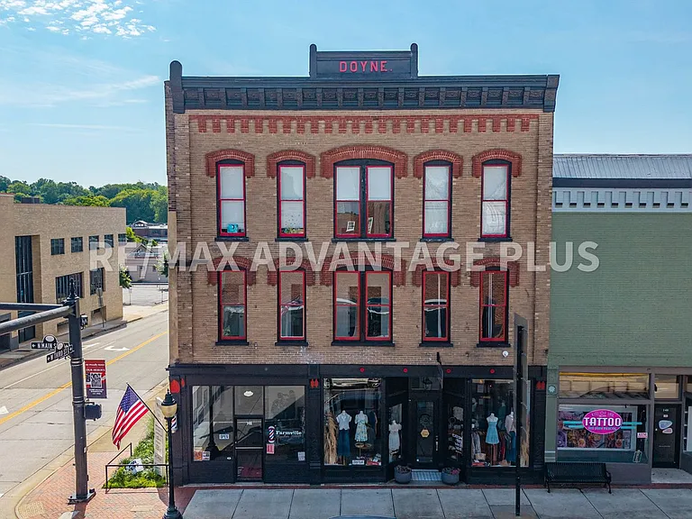 142 N Main St — Photo 1