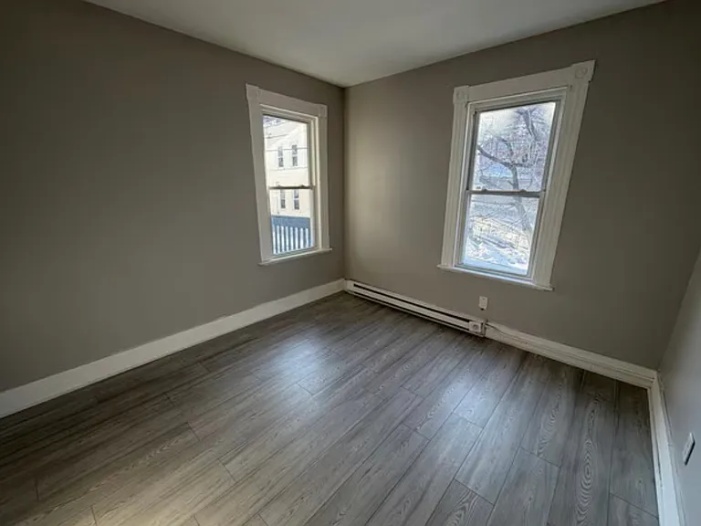 143 Congress Ave #3 — Photo 5