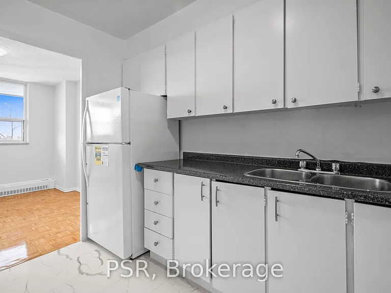 105 Rowena Dr #204 — Photo 8