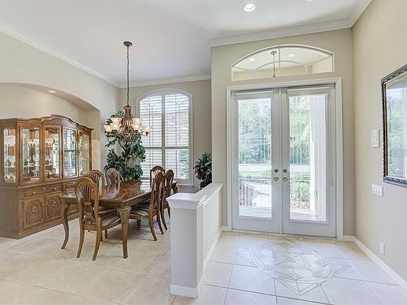 3rd image of 4929 Woodhurst Dr