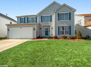 302 Prairie Springs Dr, Round Lake, IL 60073