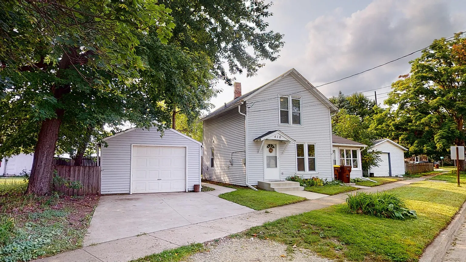 410 Monroe St photo 1