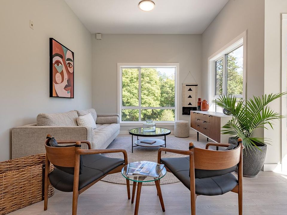1st image of 155 Moilliet St S #207