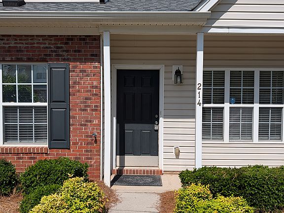2nd image of 214 Malamute Ln