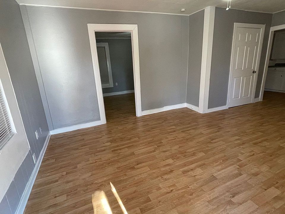 1st image of 2656 Menefee Ave