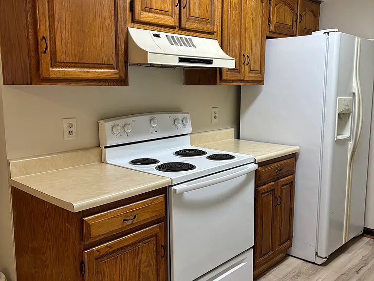 160 Hendrix Dr — Photo 3