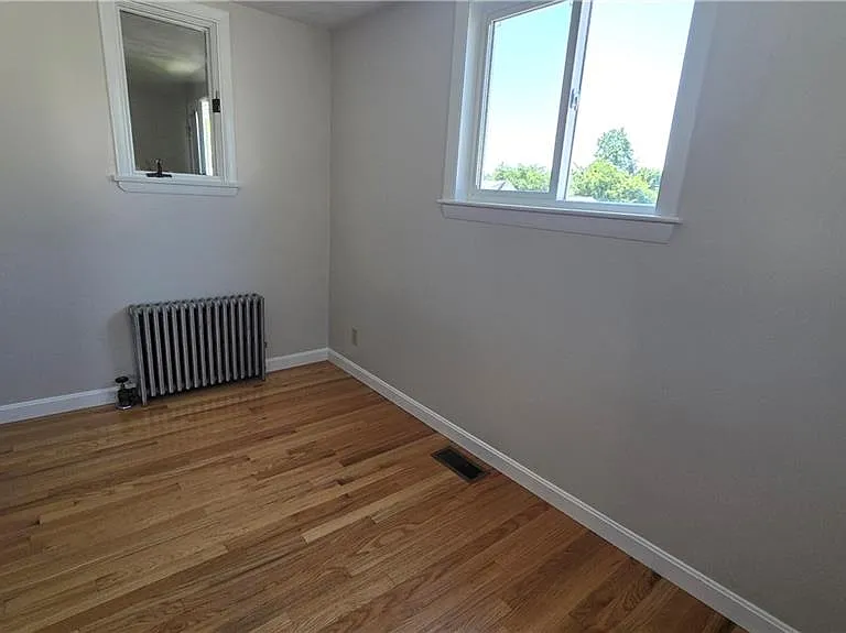 63 La Salle Dr — Photo 6