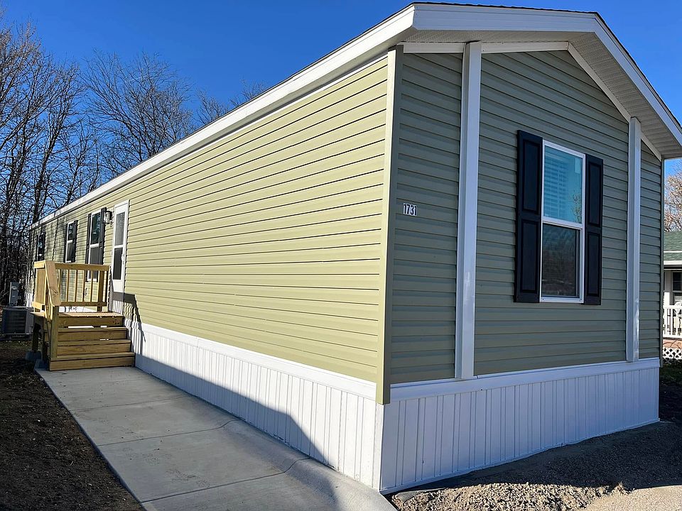 1st image of 1440 W Plum St #264