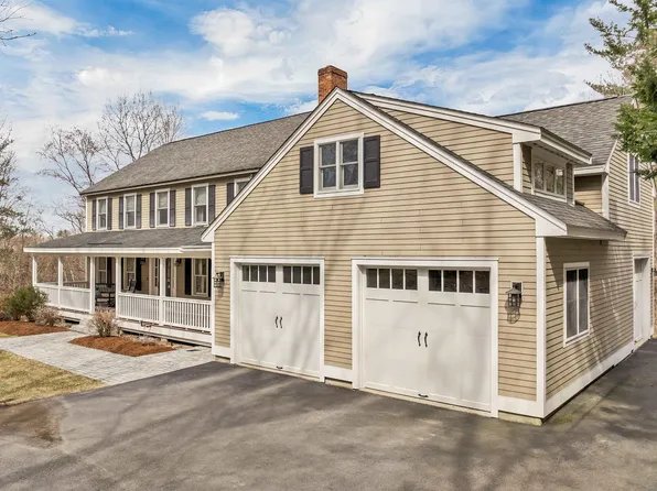 8 Veronica Drive, Bedford, NH 03110