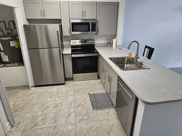1016 Manor Dr #5C — Photo 11