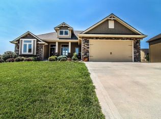 2005 Clifford Dr, Wamego, KS 66547