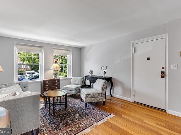3rd image of 2877 S Buchanan St APT A2