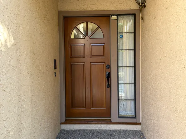1320 Crane St, Menlo Park, CA 94025