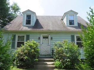 42 Spruce St, Greenfield, MA 01301