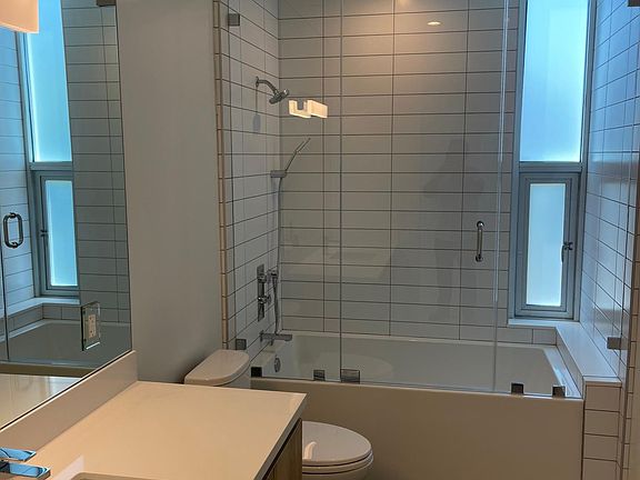 5th image of 8210 Fountain Ave #302