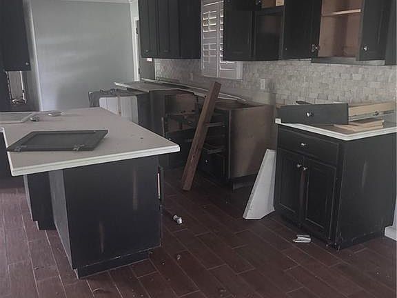 4th image of 3000 Gibbs St