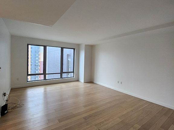 4th image of 13835 39th Ave APT 7A