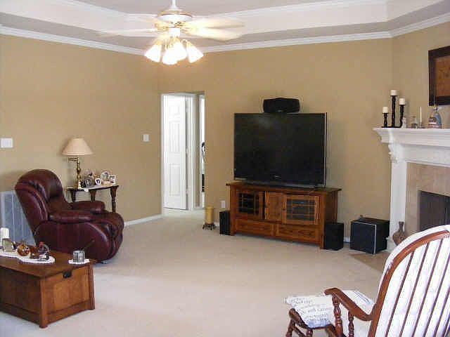 2nd image of 14100 Red Oak Cir N