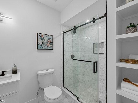 5th image of 3 Terrace Pl