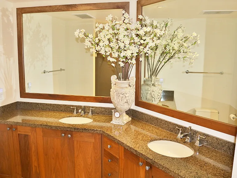 700 W Harbor Dr W #1802 — Photo 11