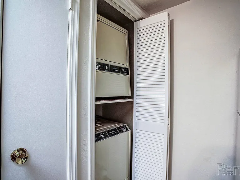 Greenbriar Apartments — Photo 10
