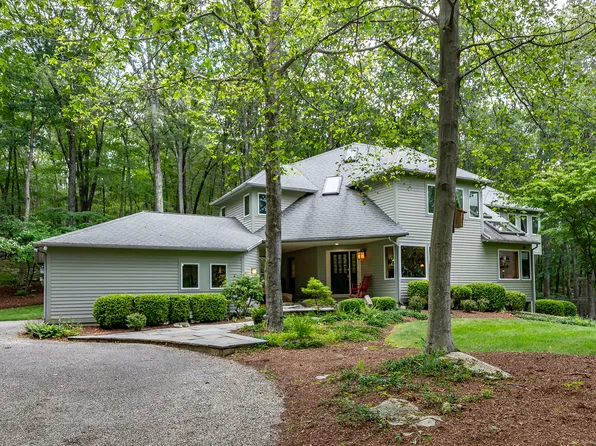 20 Mine Hill Road East, Bridgewater, CT 06752