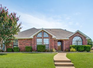 3721 Willowood Dr, Garland, TX 75040