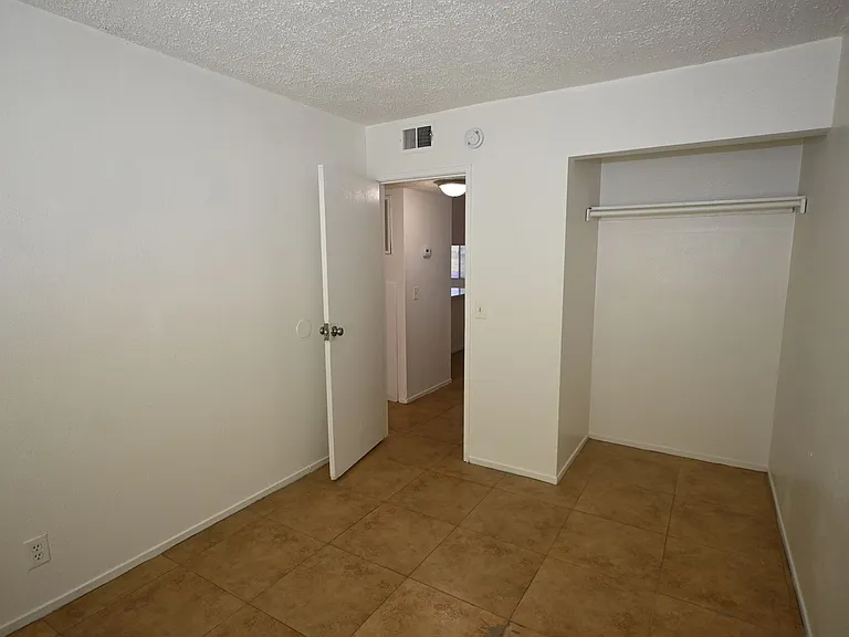 302 Eastminister Ct #A — Photo 15