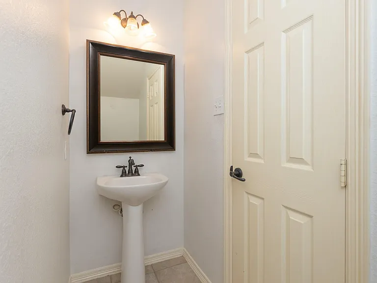 18611 Polo Meadow Dr — Photo 24