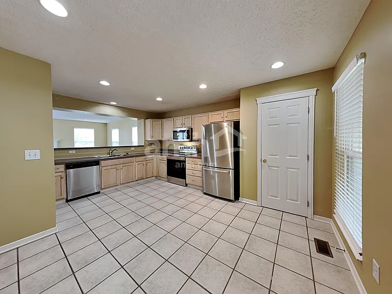 4433 Greensbury Dr — Photo 4