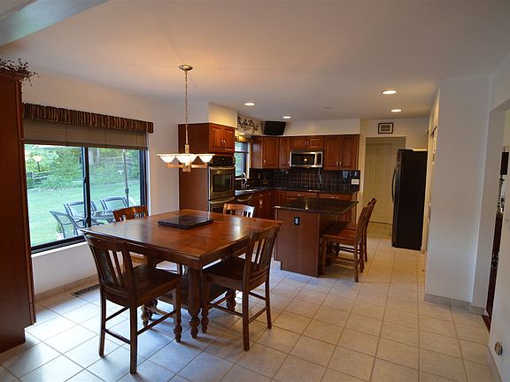 2nd image of 2033 Lakelyn Ct