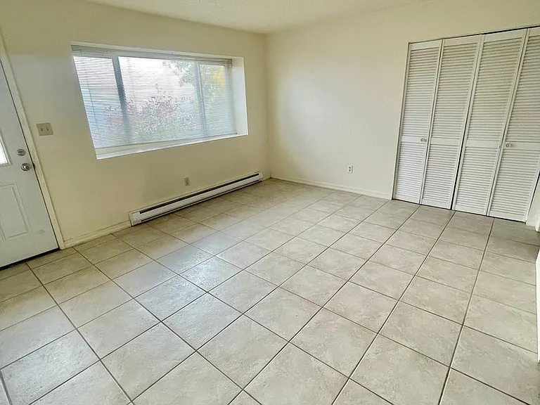 475 N Main St #1-5 — Photo 4