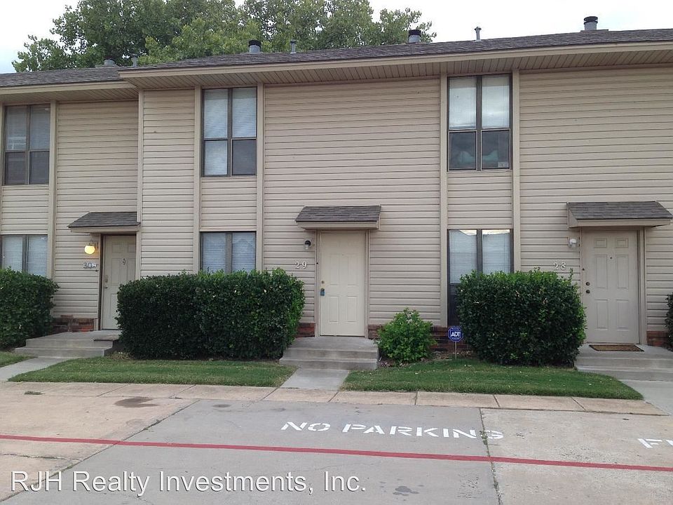 1st image of 1901 E Lindsey St APT 2A