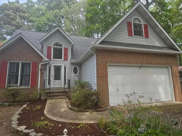 464 Deer Ln, Lusby, MD 20657