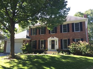5 Wexford Ct, Cary, IL 60013