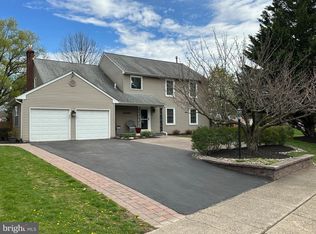 567 Heritage Oak Dr, Yardley, PA 19067