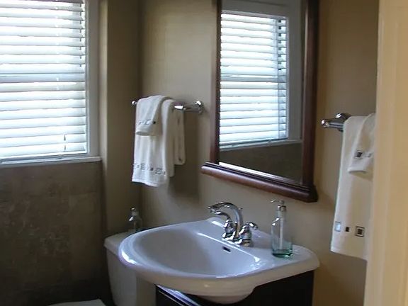 4th image of 4862 Park Blvd #4862