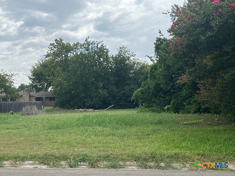 2nd image of 515 S Roy Reynolds Dr