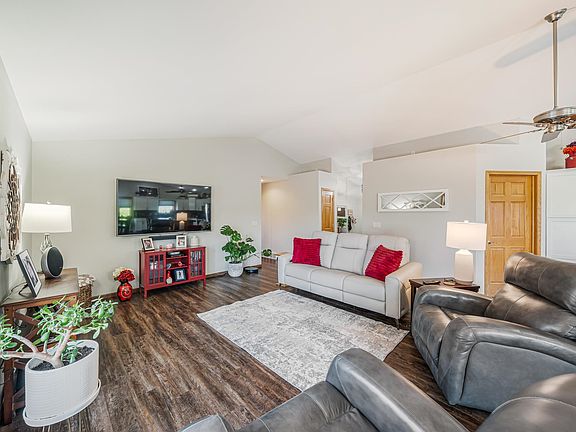5th image of 206 Donovan Cir