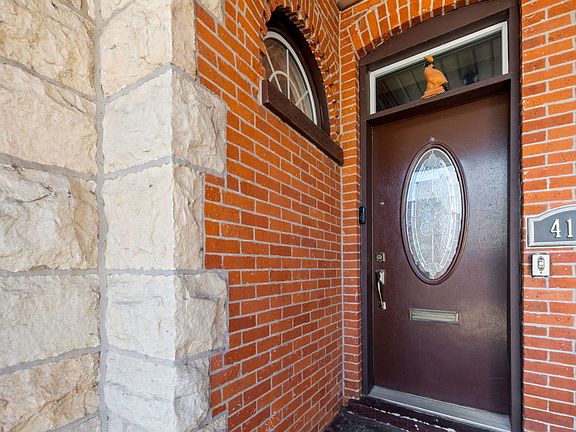 3rd image of 4140 S Lake Park Ave