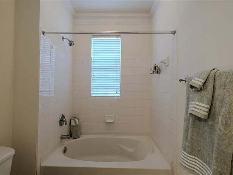 4007 Westchester Rdg NE — Photo 14