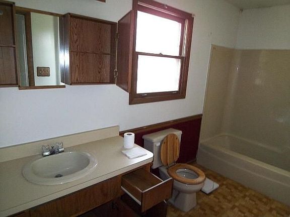 2nd image of 1911 Katie Ct