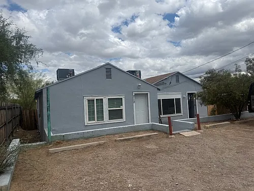 210 W Blacklidge Dr #1 Photo 1