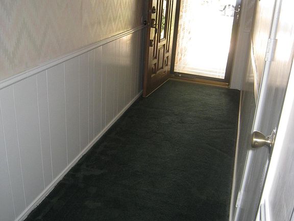 3rd image of 6204 Cool Springs Dr